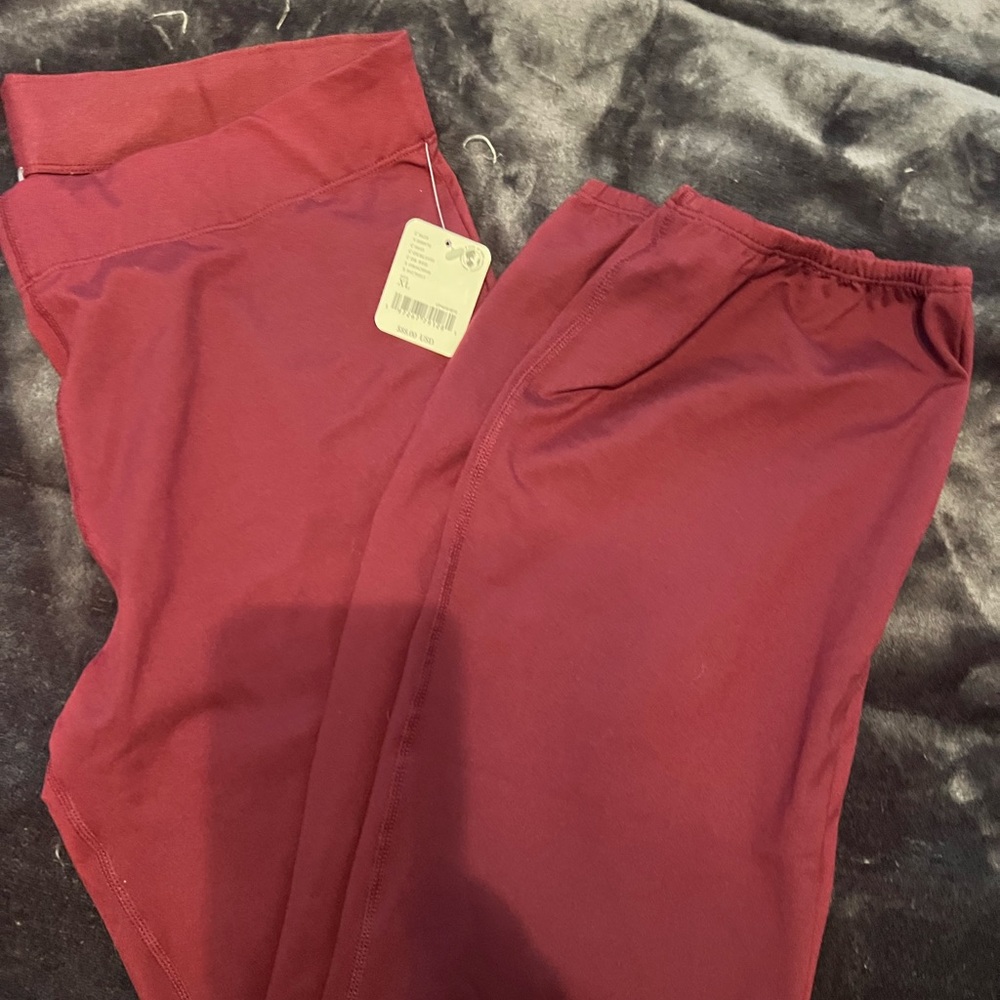 NWT Free People Let’s Bounce yoga pants in SOLD OUT COLOR Oxblood XL - Picture 3 of 4